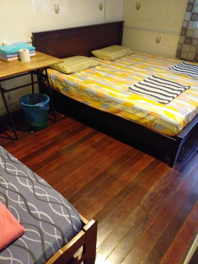 Standard Triple Room, Shared Bathroom photo 1