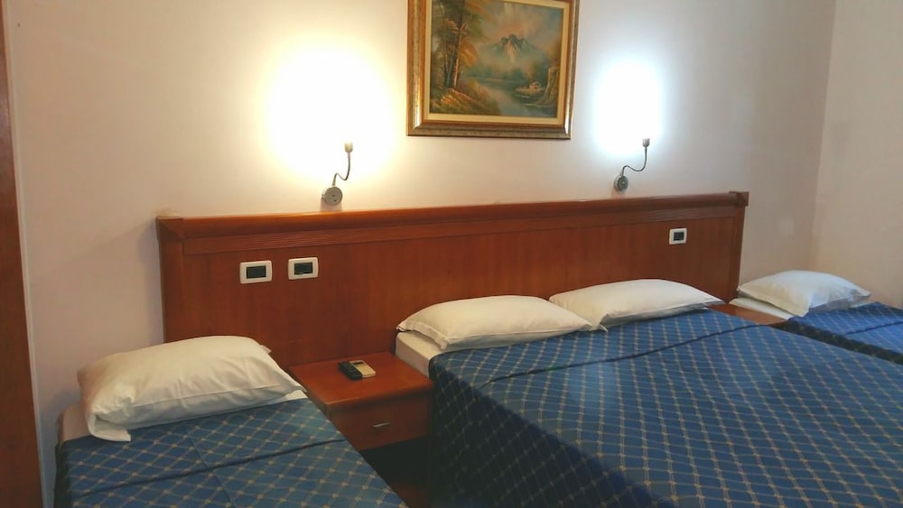 Luxury Quadruple Room photo 3