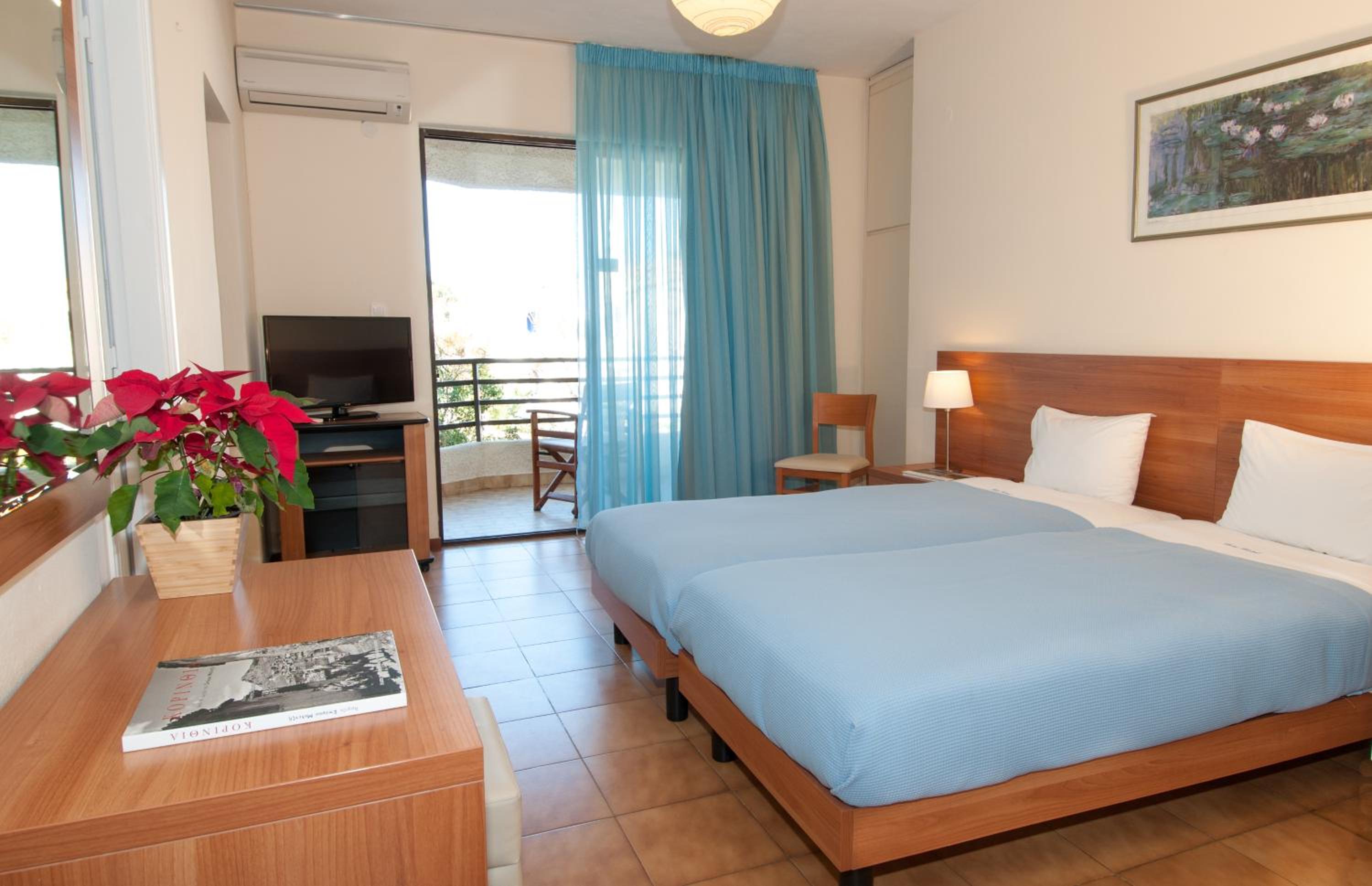 Budget Double Room photo 3