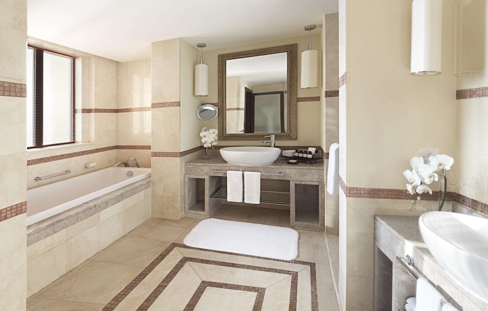 Deluxe Room, Multiple Beds, Balcony, Sea View (Grand Family Heritage Palm) thumbnail 6