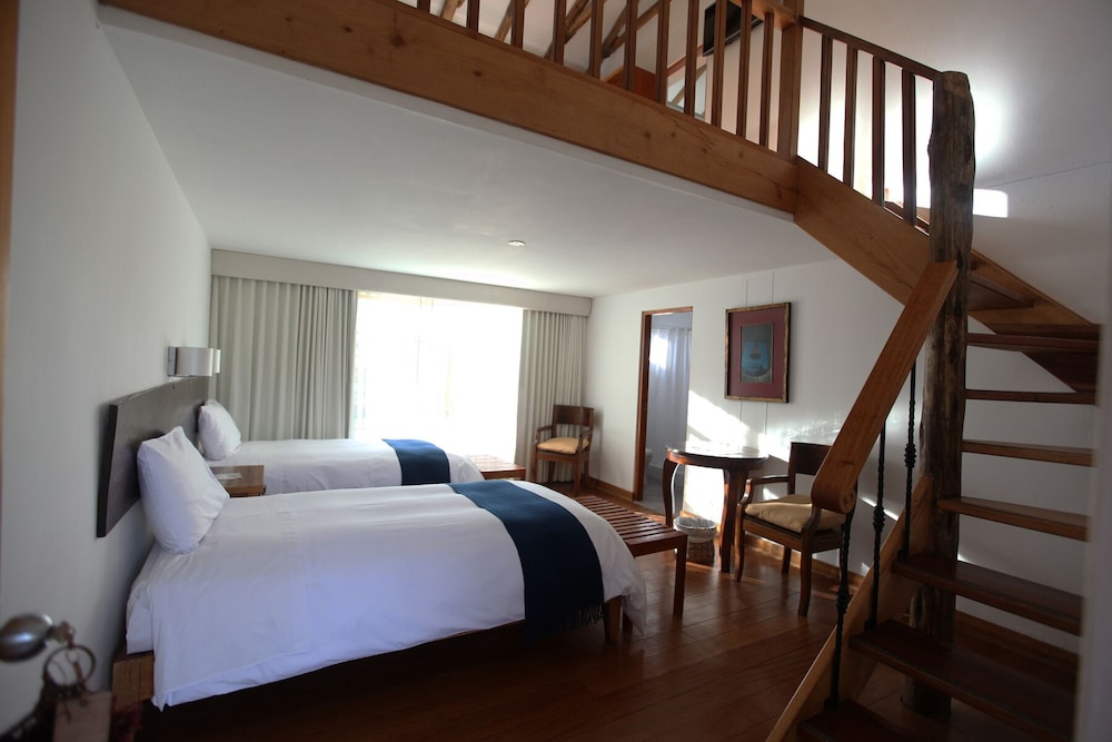 Family Suite, 1 King Bed photo 2