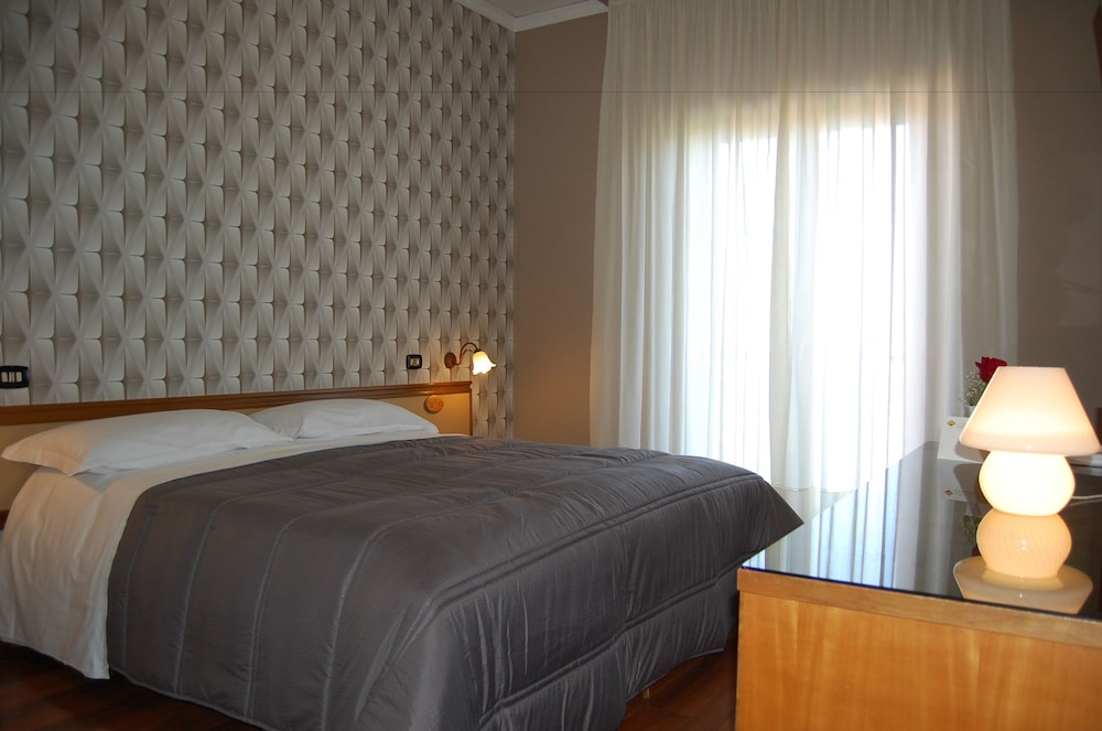 Deluxe Double Room Single Use, 1 Double Bed, Balcony