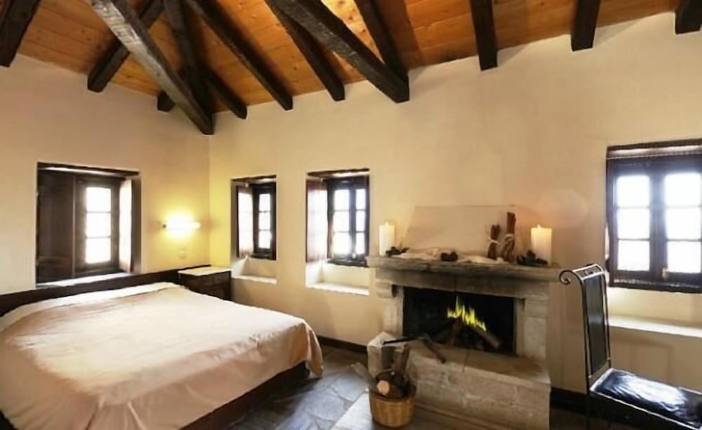 Superior Quadruple Room, Terrace (Castle) photo 2