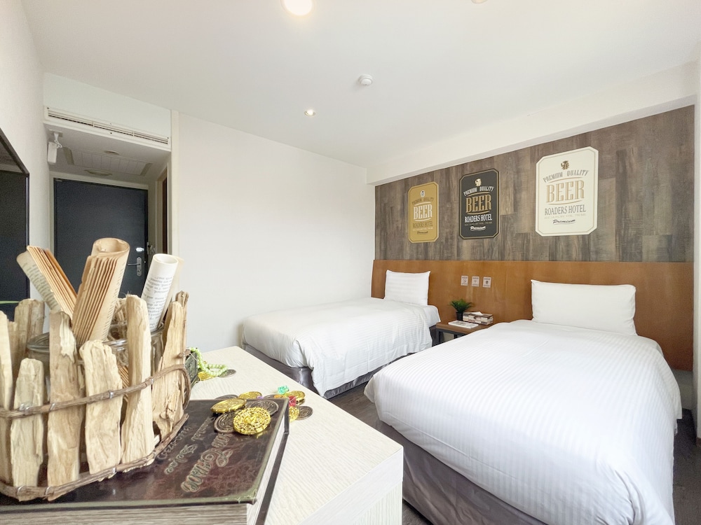 Themed Twin Room - Photo 5