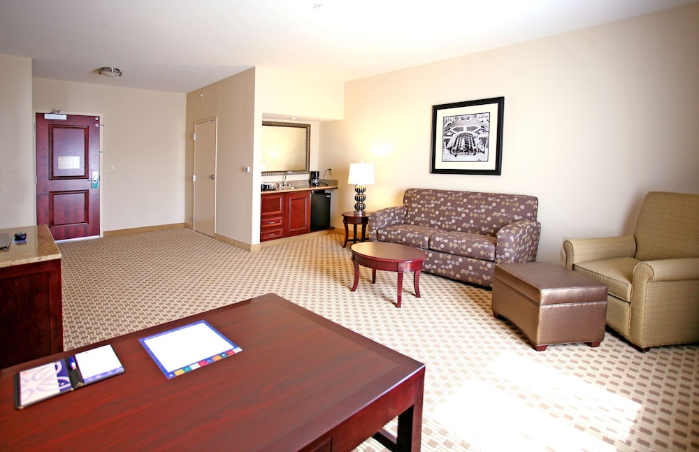 Room, 1 King Bed, Accessible (Hearing) - Photo 7