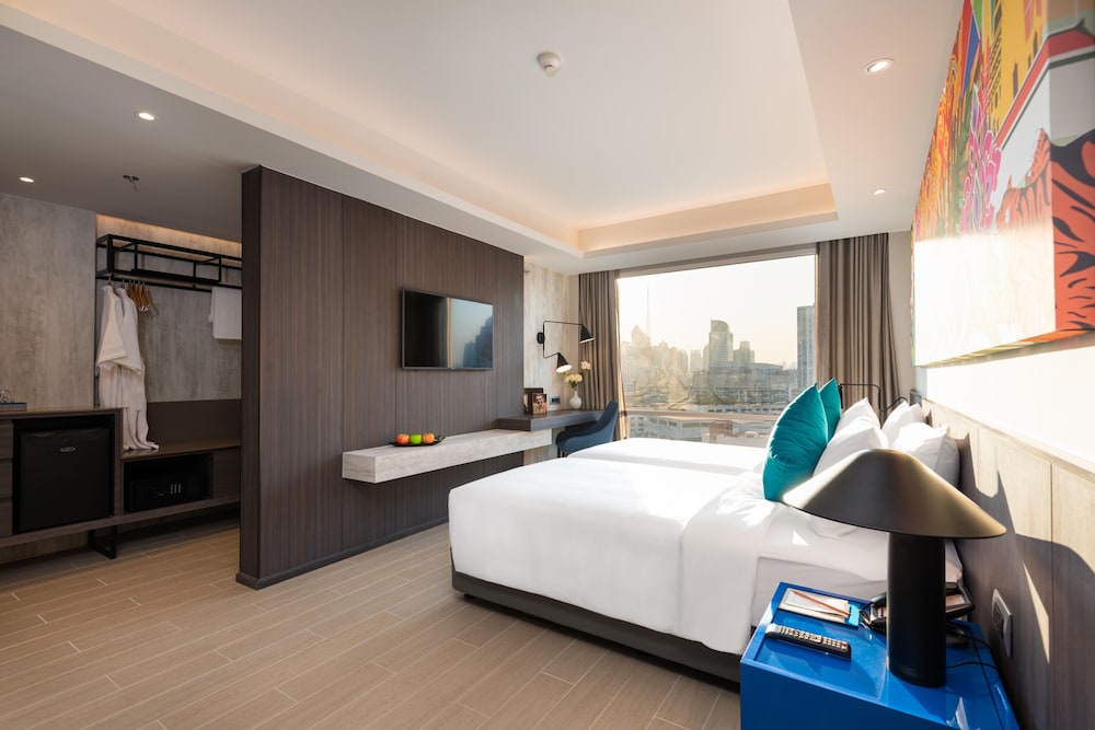 Grand Deluxe City View Twin Room