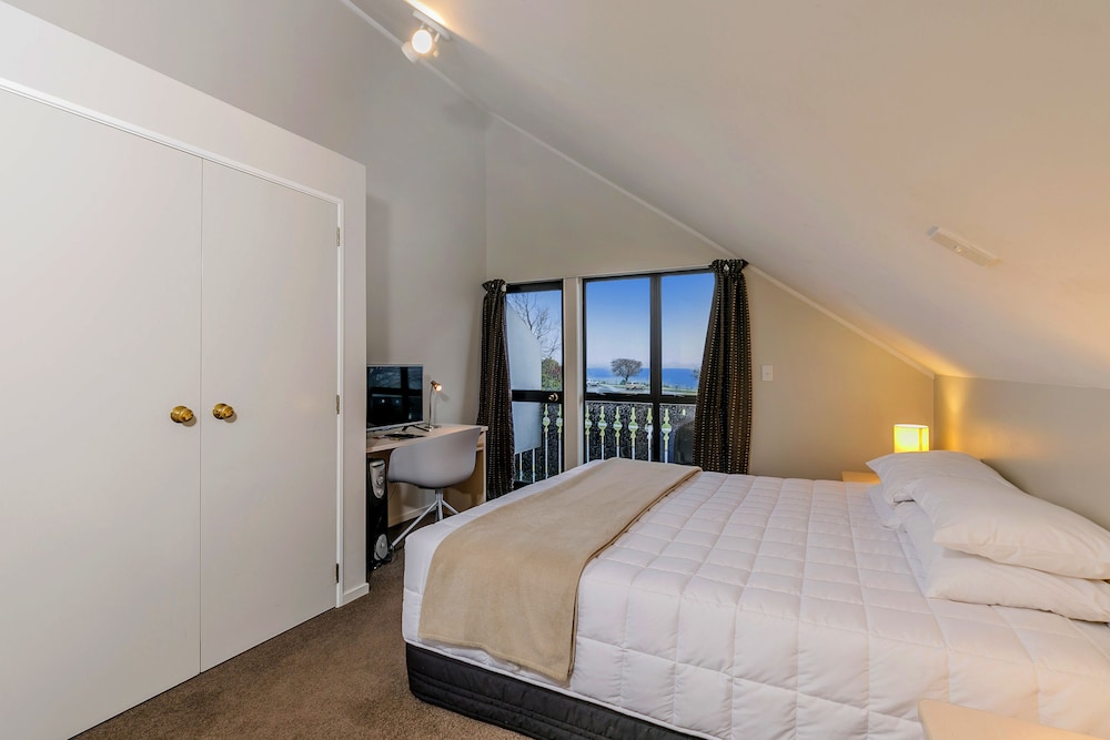 Family Apartment, 2 Bedrooms, Non Smoking, Lake View photo 2