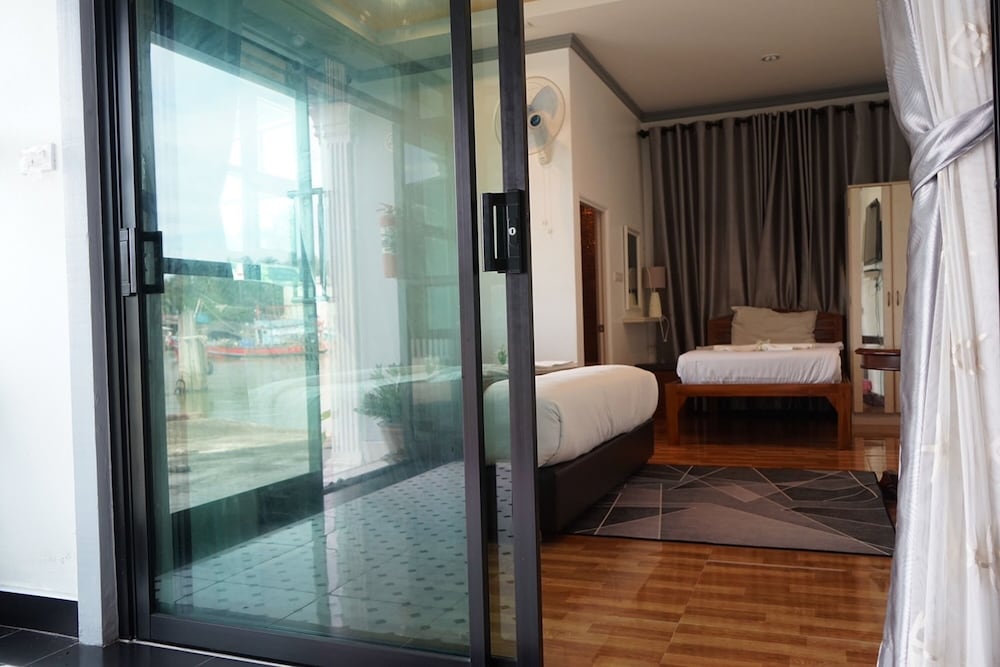 Deluxe Triple Room - Photo 7