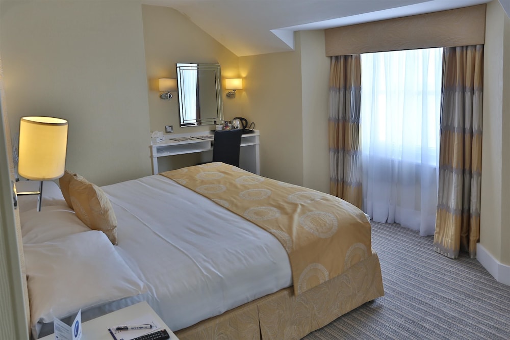 Executive Room, 1 King Bed, Non Smoking, Kitchenette