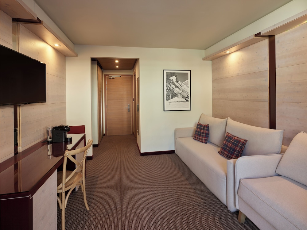 Superior Suite, 1 Bedroom, Mountain View photo 2