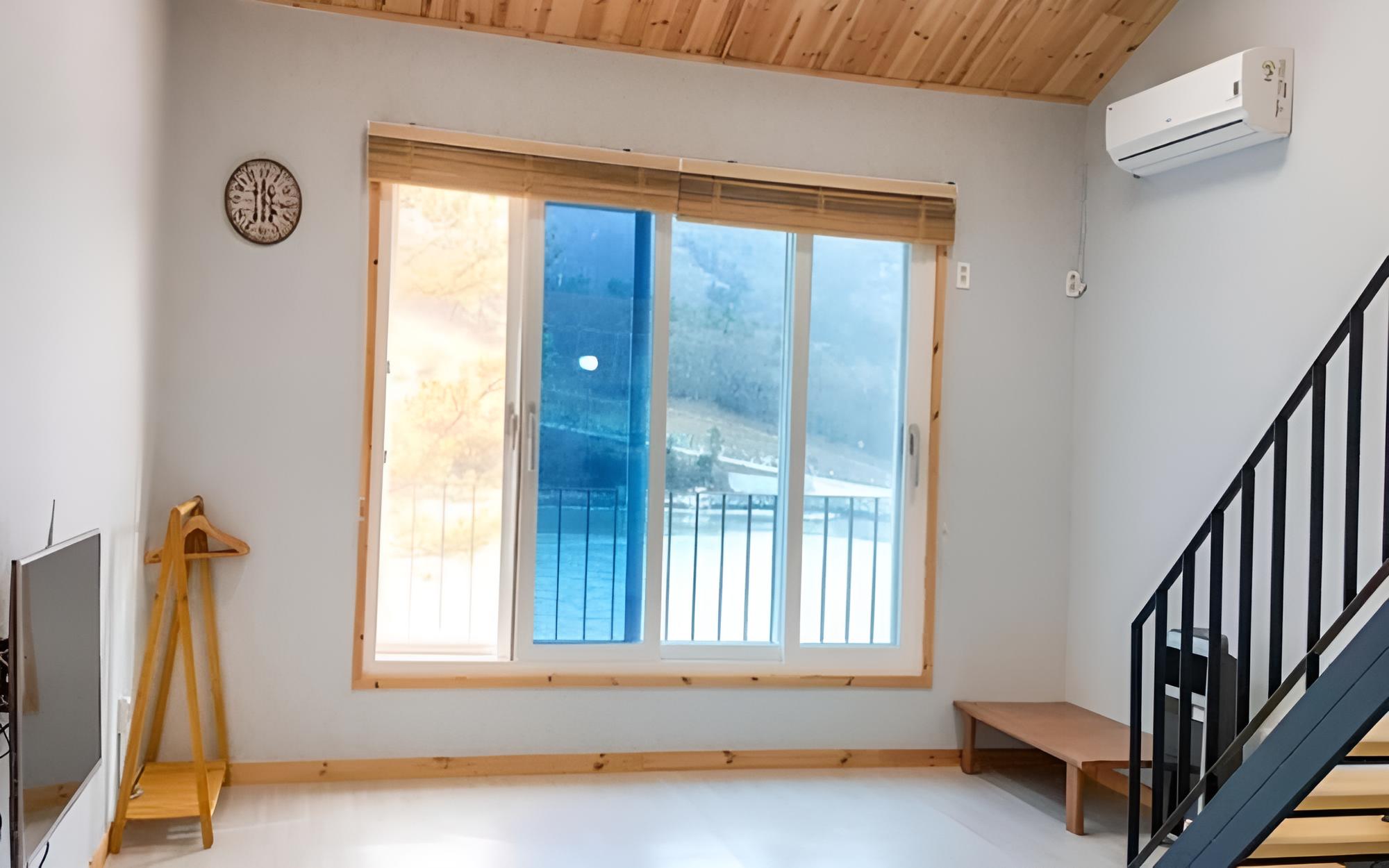 Room (No 201 ) photo 1