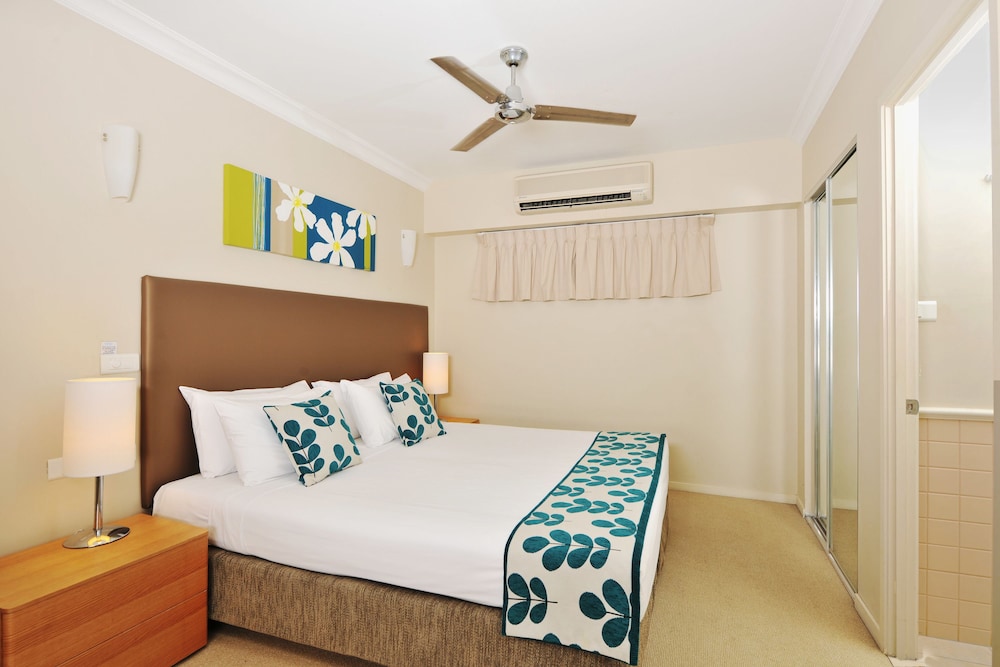 One Bedroom Suite - Photo 2