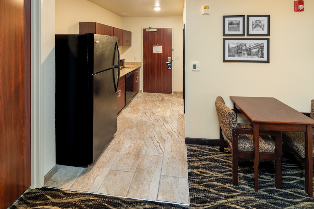 Suite, Multiple Beds, Non Smoking - Photo 4