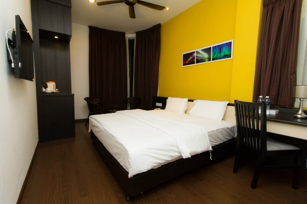 Executive Room, 1 King Bed - Photo 1