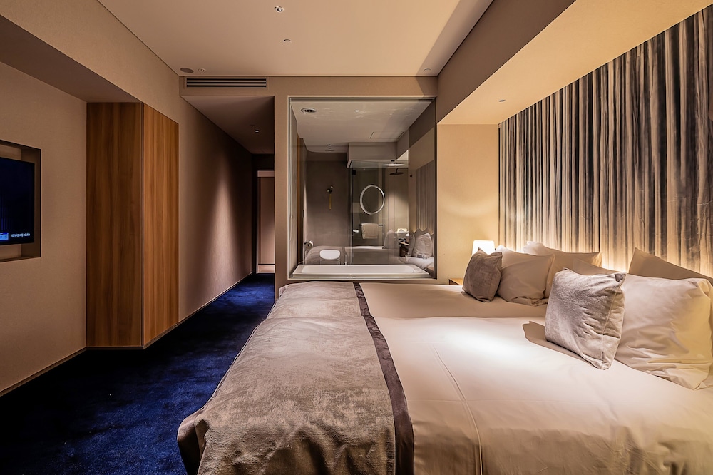 Executive 4 Bedroom Suite with Onsen Annupuri View, Non Smoking photo 2