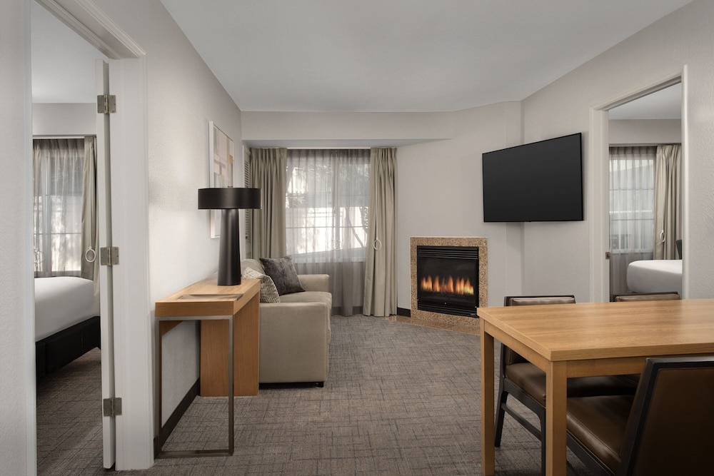 Suite, 2 Bedrooms - Photo 5