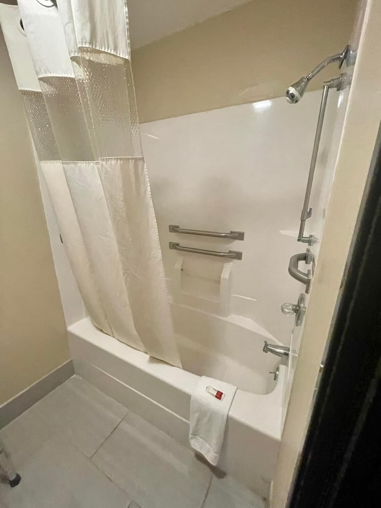 Room, Accessible - Photo 1