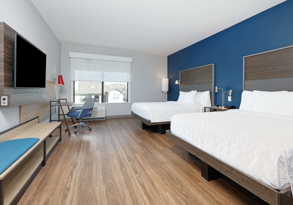 Room, 2 Queen Beds, Accessible, Bathtub - Photo 3