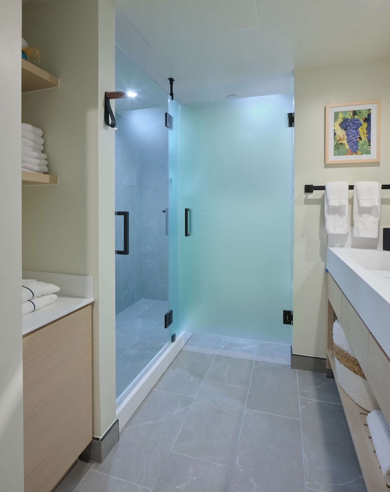 Luxury Room, 1 King Bed, Accessible (Hearing) - Photo 9