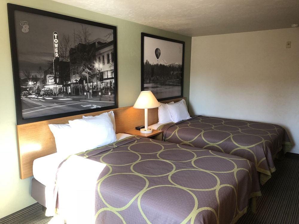 Room, 2 Queen Beds, Non Smoking (Pet Friendly) - Photo 4