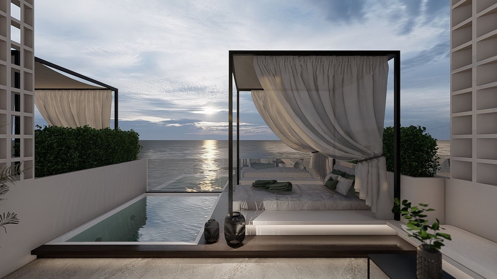 Deluxe Double Room, 1 King Bed, Jetted Tub, Sea View