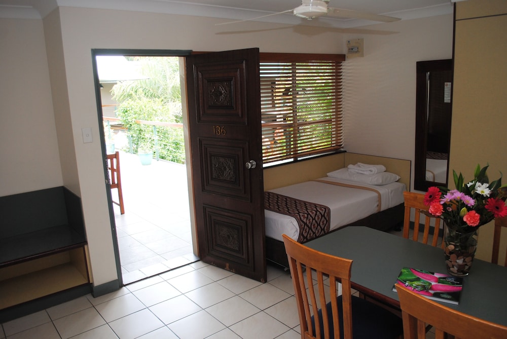 Family Room - Photo 6