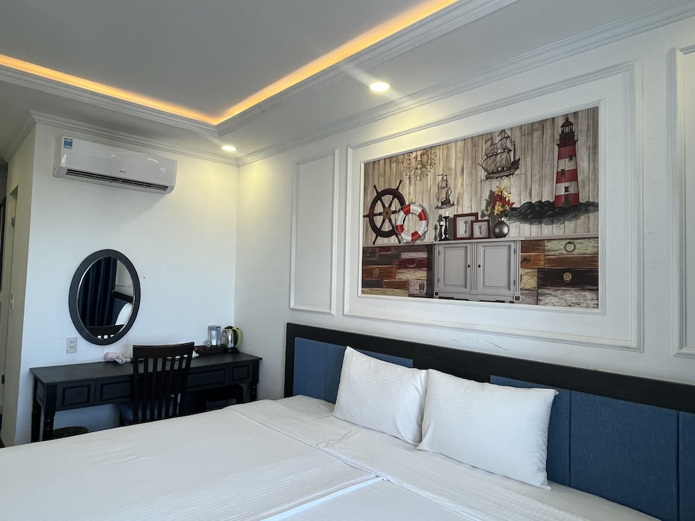 Deluxe Room, Sea View - Photo 11