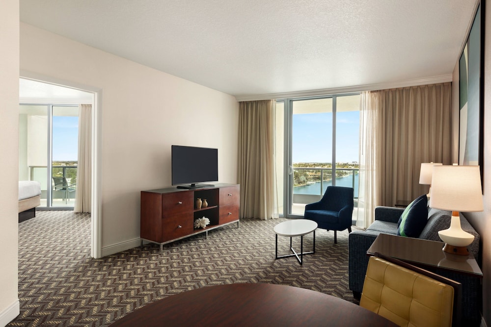 Suite, 1 Bedroom - Photo 4