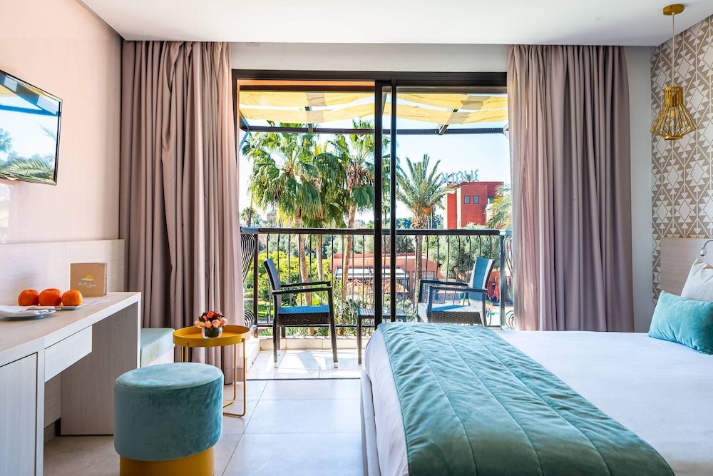 Double Room, Balcony thumbnail 5
