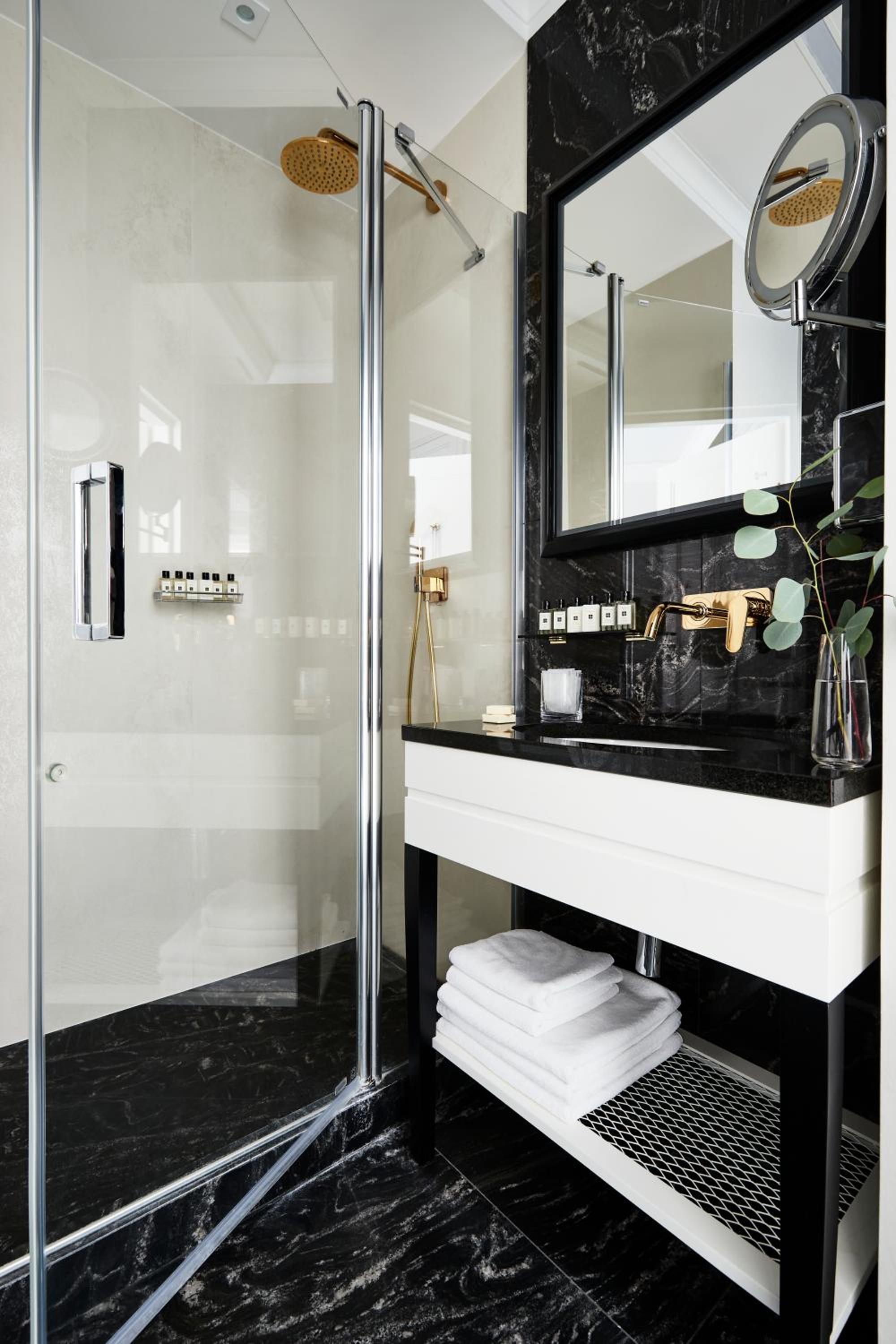 Large Double or Twin Room - Photo 4