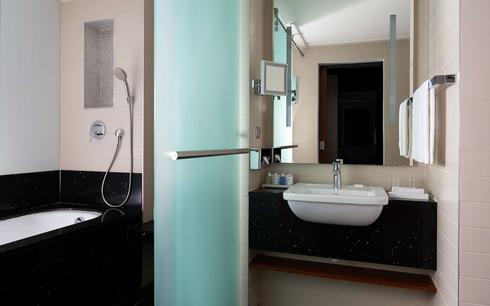 Junior Suite (Square View)