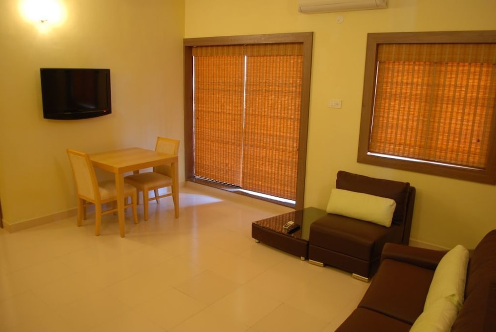 Suite, 1 Bedroom - Photo 1