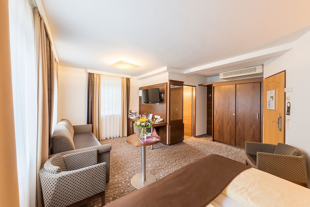 Superior Single Room (including parking garage) photo 2