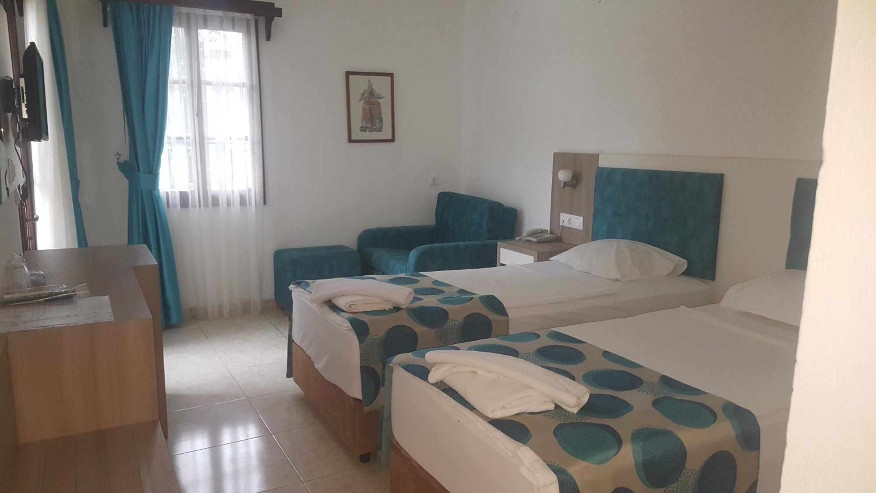 Standard Double or Twin Room with Sea View - Photo 3