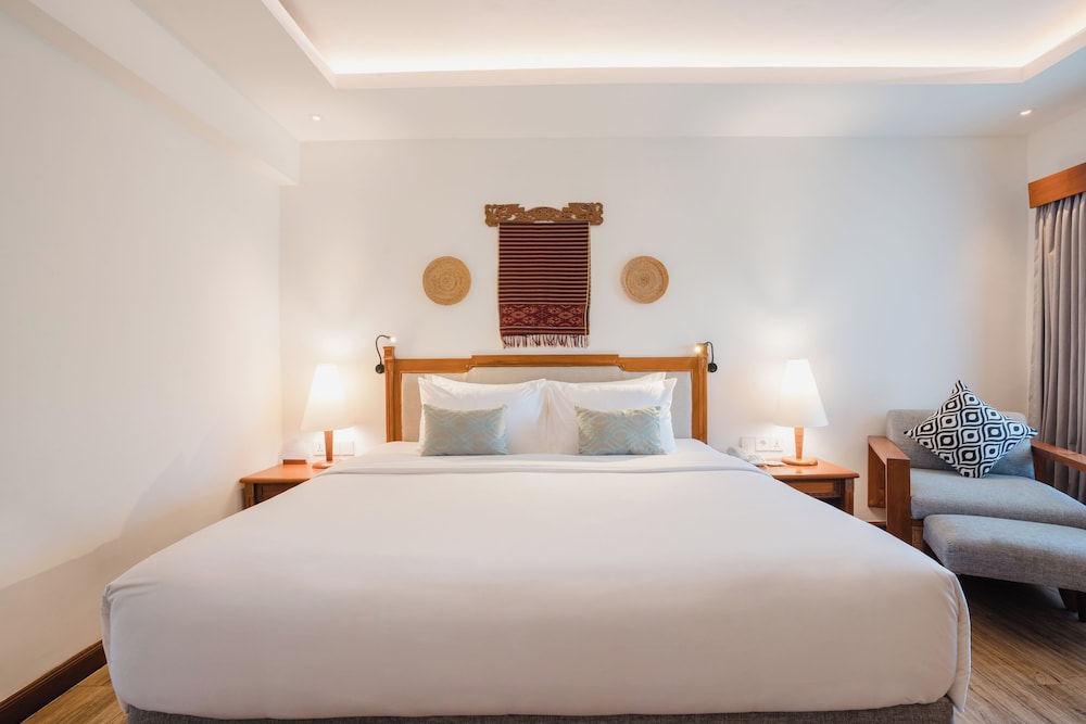 Deluxe Room - Photo 9