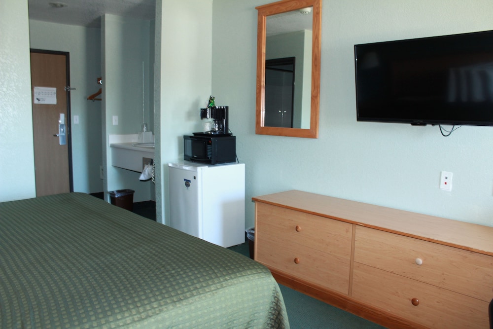 Deluxe Room, 1 King Bed - Photo 3