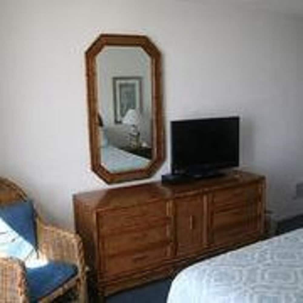 Apartment, 2 Bedrooms, Sea Facing photo 2