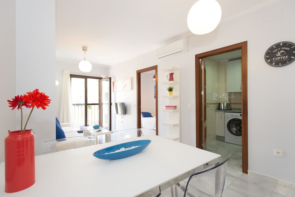 Ático, 2 Habitaciones, Terraza (Plaza Europa nº 2)