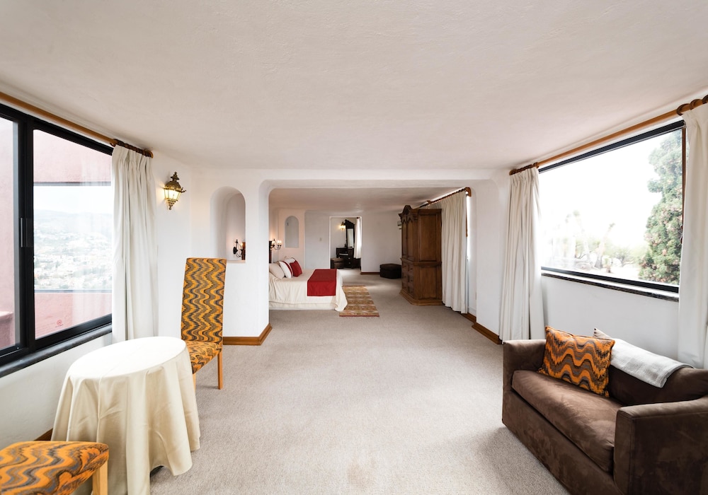 Junior Suite, 1 King Bed - Photo 6
