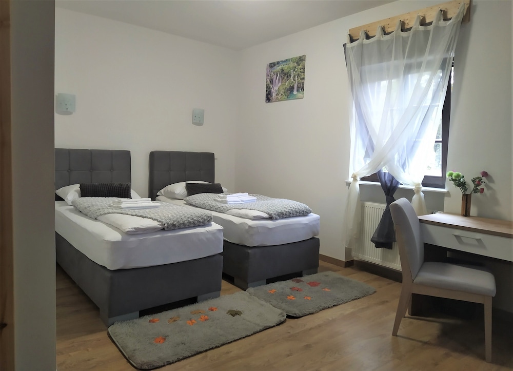 Deluxe Twin Room photo 2