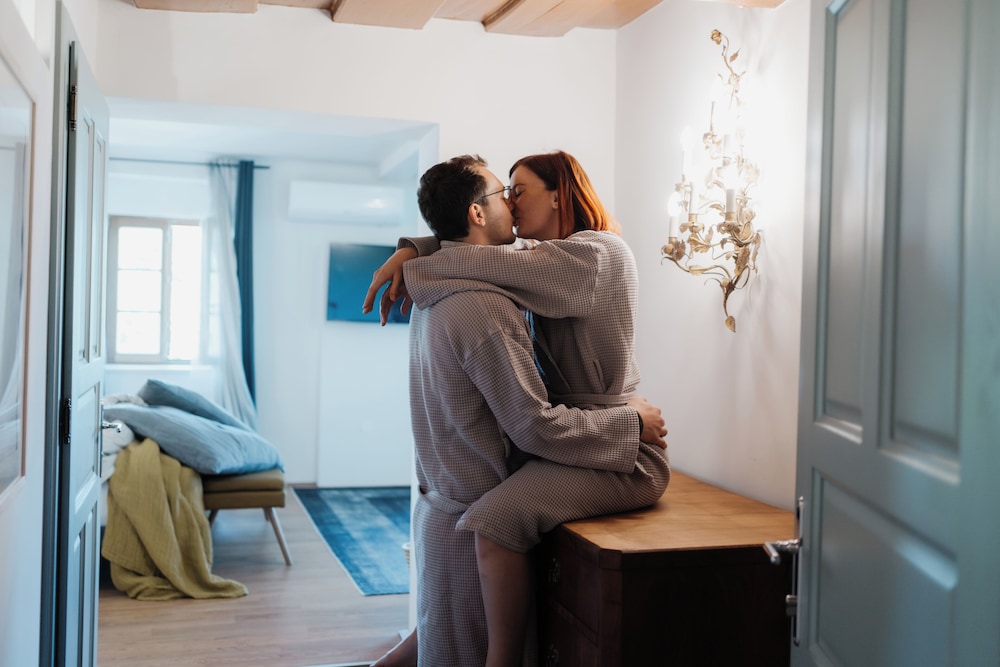 Deluxe Suite - Photo 8