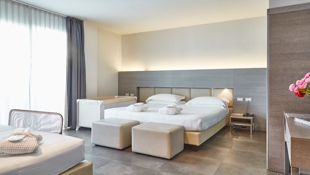 Superior Triple Room, Terrace, Partial Sea View photo 1