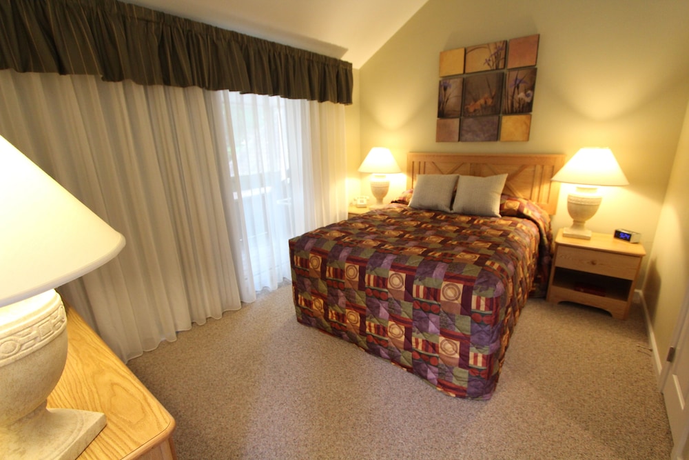Condo, 2 Bedrooms photo 1