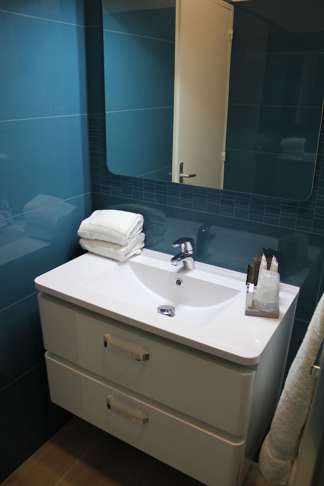 Standard Double or Twin Room photo 2
