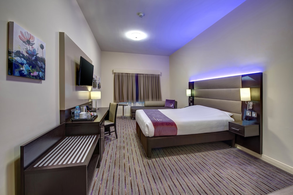 Standard Room, 1 Queen Bed With Sofa Bed, Non Smoking (Family) photo 2