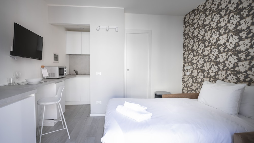 Gallery Studio, Ensuite