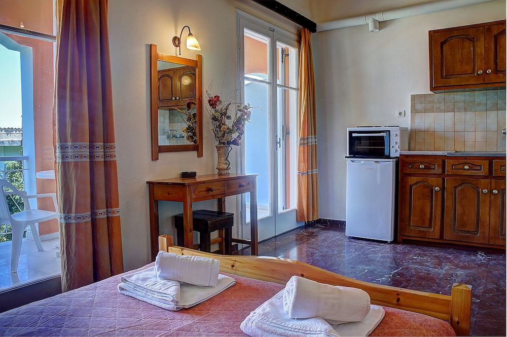 Family Studio, 1 Bedroom, Balcony, Partial Sea View, photo 6
