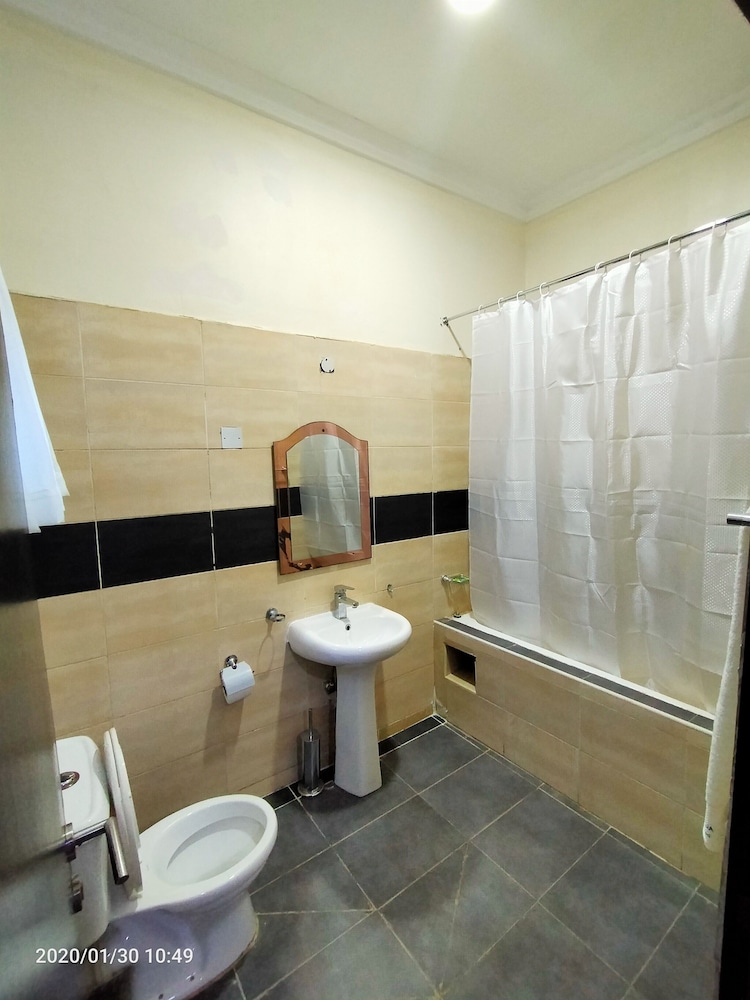 Executive Room - Photo 5