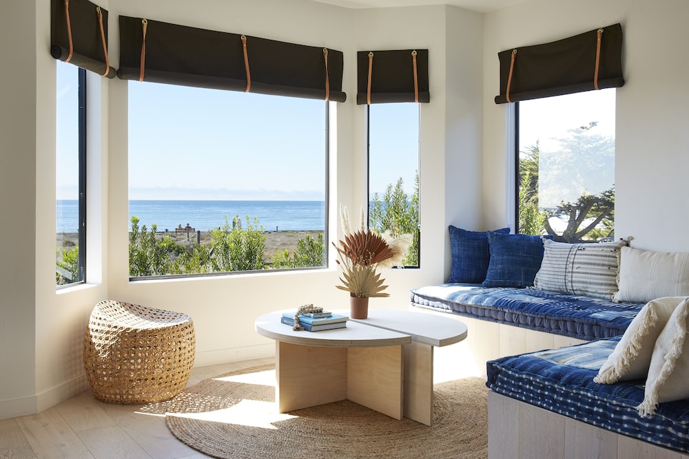 Ocean View King Studio Suite photo 1