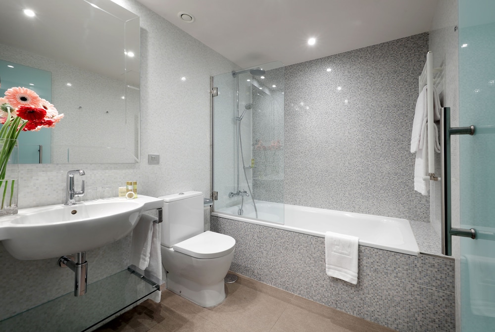 Superior Double Room (with Extra Bed)